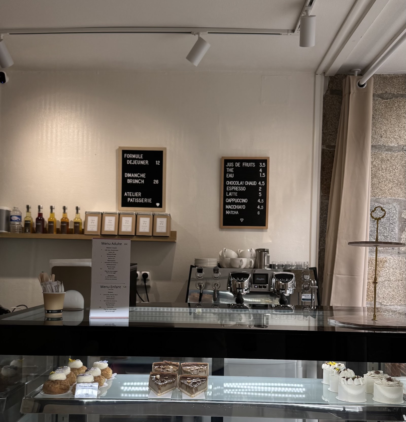 Les meilleurs salons de the a Rennes pour une pause calme et gourmande